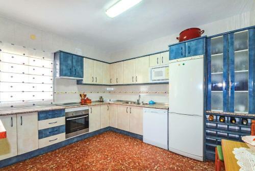 Torrox Villa Sleeps 4 Air Con Wifi