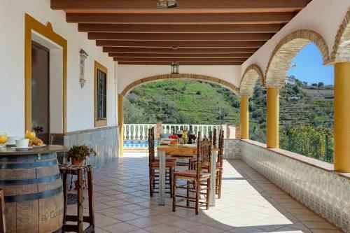 Torrox Villa Sleeps 6 Pool Air Con Wifi