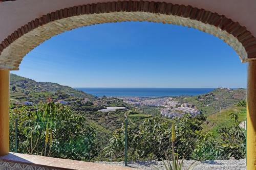 Torrox Villa Sleeps 6 Pool Air Con Wifi