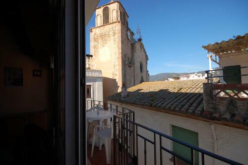 Lets Holidays Mediterranean Centric Apartment