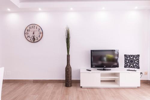 Lets Holidays Tropicana Apartment 2