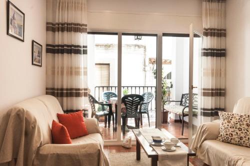 Lets Holidays Big And Centric Apartment