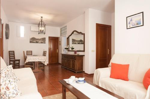 Lets Holidays Big And Centric Apartment