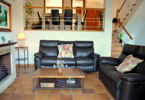 Blanca Paloma - Holiday House