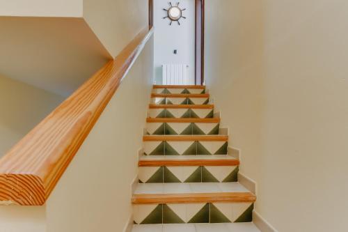 Ava�s Secret House