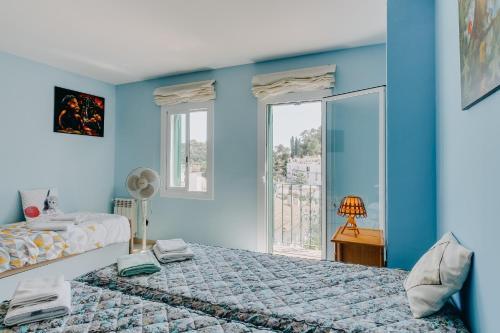 Ava�s Secret House