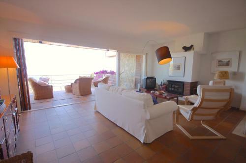 Lets Holidays Sailor House With Sea Views