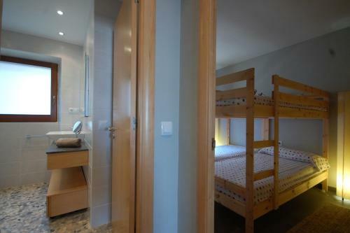 Lets Holidays Comte Mir� Apartment