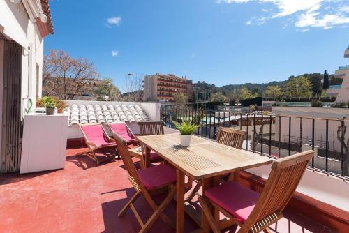 Lets Holidays Terrace Apartment