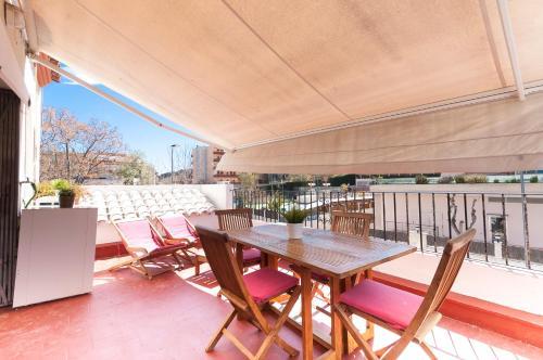 Lets Holidays Terrace Apartment