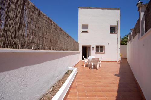 Lets Holidays Big Terrace House And 2 Parking