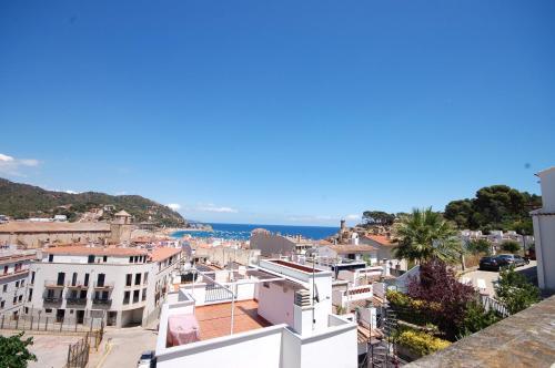 Lets Holidays Big Terrace House And 2 Parking