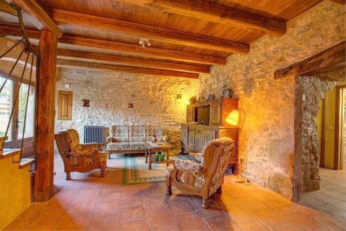 Ullastret Villa Sleeps 9 Pool Air Con Wifi