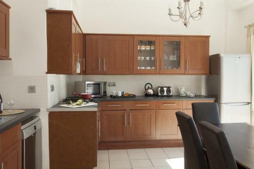 Carmen Apartments