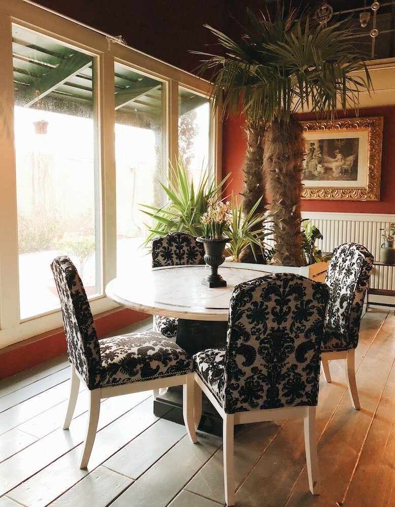Hostal Mom La Punta