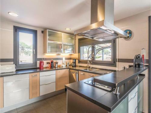 Three-bedroom Holiday Home In Vidreres