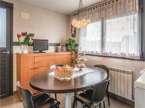 Three-bedroom Holiday Home In Vidreres