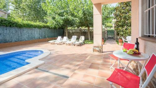Vidreres Villa Sleeps 6