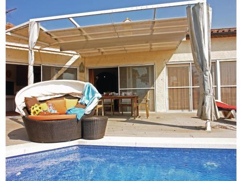Three-bedroom Holiday Home In Vilacolum