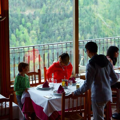 Hotel El Serrat De Tregura