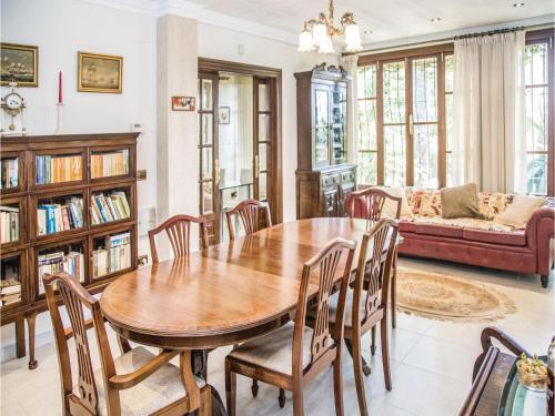 Two-bedroom Holiday Home In Vinaroz
