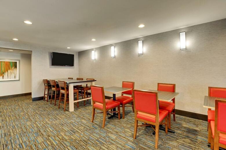 Hotel Baymont Inn And Suites Nashvil