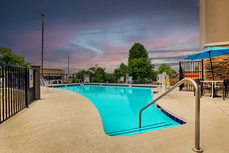 Hotel Baymont Inn And Suites Nashvil