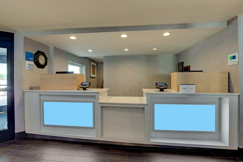 Hotel Baymont Inn And Suites Nashvil