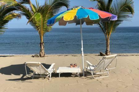 Canoas De Punta Sal Beach House