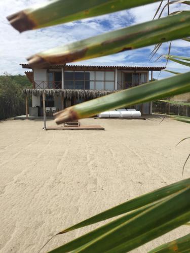 Canoas De Punta Sal Beach House