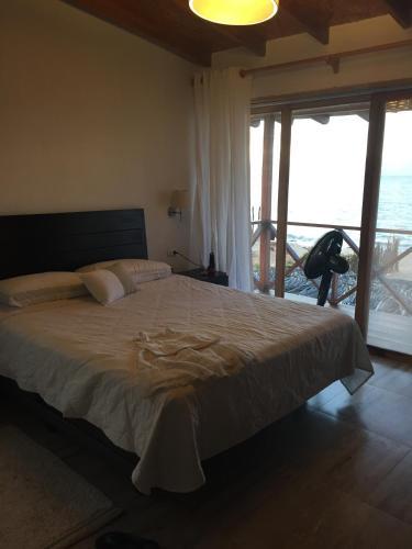 Canoas De Punta Sal Beach House