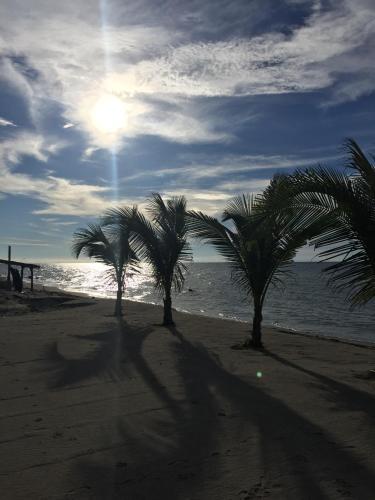 Canoas De Punta Sal Beach House