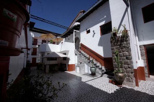 Kusipaqari Hotel