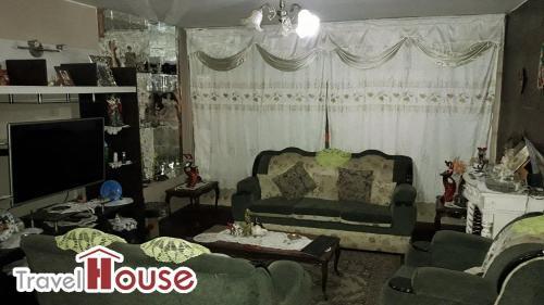Hostal Travel House