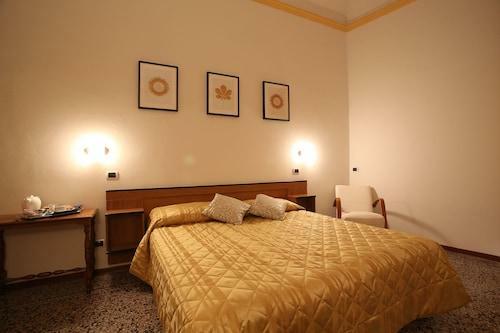 Hotel Casa Del Lago