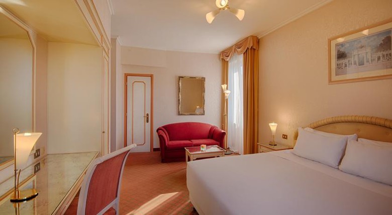 Hotel NH Genova Centro