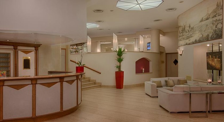Hotel NH Genova Centro