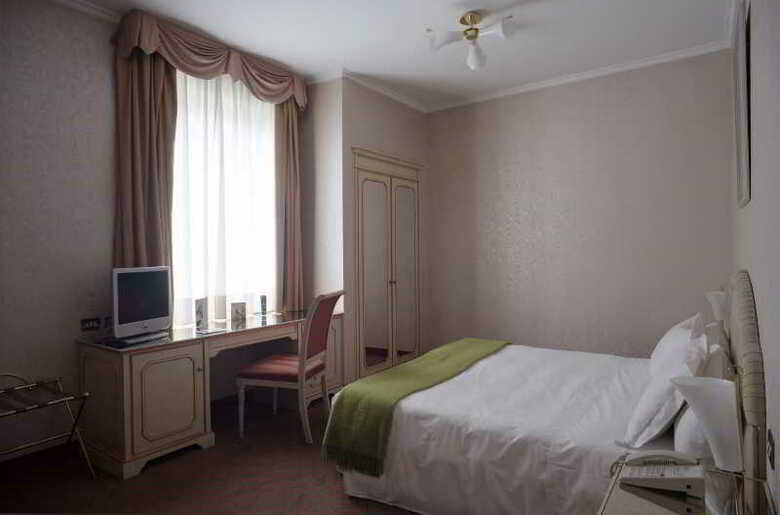 Hotel NH Genova Centro
