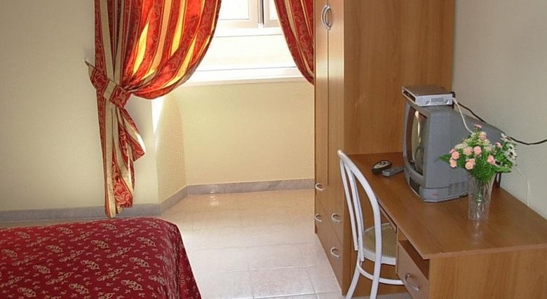 Hotel Bed In Roma