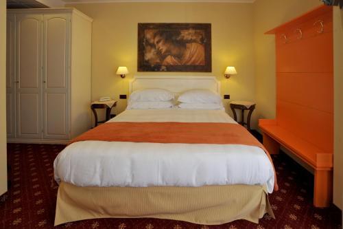 Hotel Riz Ferrari