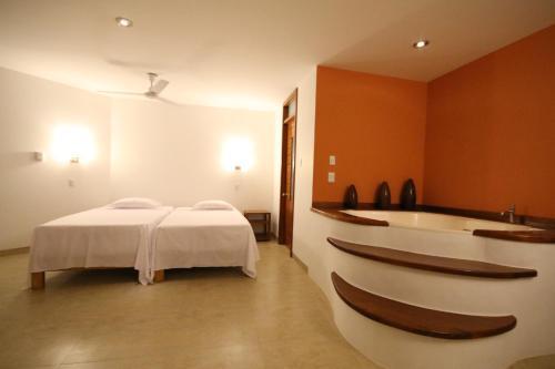Lodge Serena Center