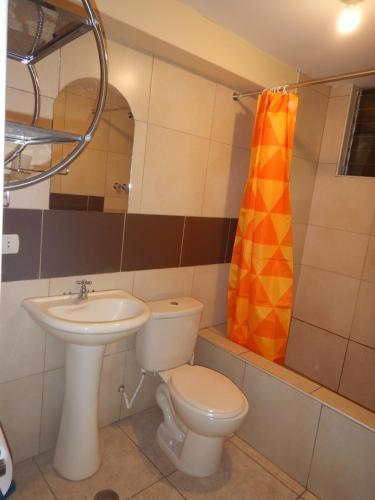 Hostal La Casa De Gloria B&B