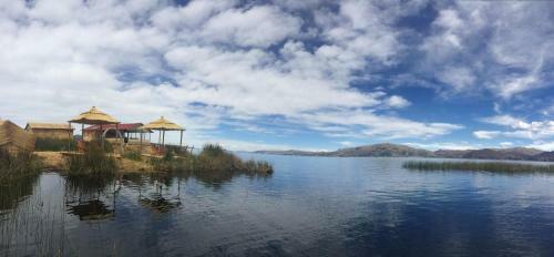 Uros Lodge Lago Titicaca Peru