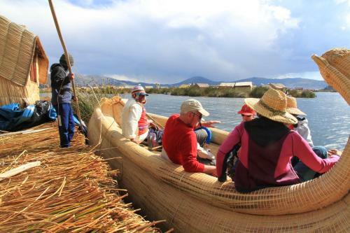Uros Qhota Uta Lodge