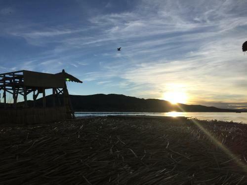 Uros Tikarani Lodge