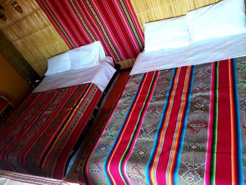 Hostal Uros Lupaka Lodge Hotel