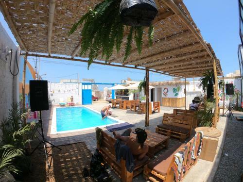 Albergue Surfari Punta Rocas