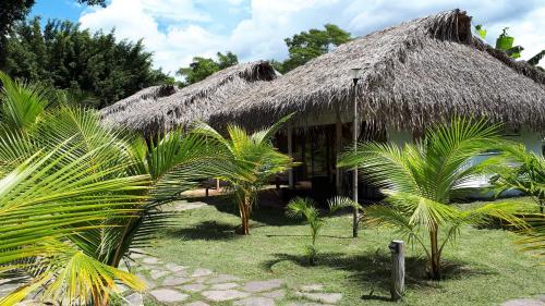 Hotel Coconut Tarapoto - Eco Bungalows & Lagoon Pool
