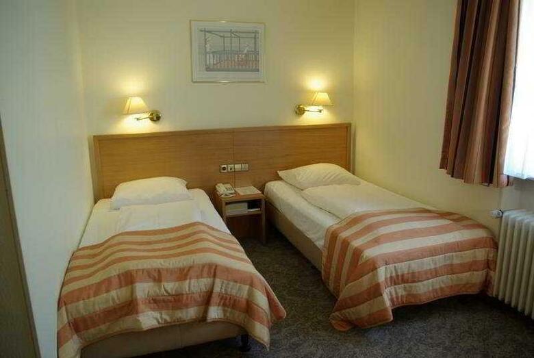 Hotel Golden Tulip Central Molitor