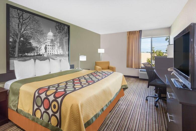 Hotel Super 8 Madison South